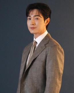 정성일, 결혼 9년 만에 이혼…소속사 측 귀책사유 아닌 원만한 합의