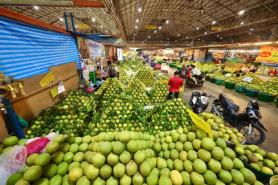 PHOTOS: A fruit paradise born from Bangkoks dawn market