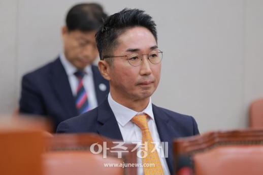 [포토] 국감 출석한 이주철 W컨셉 대표