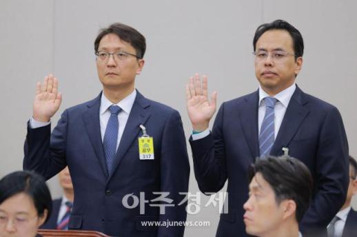 [포토] 증인 선서하는 박대준 쿠팡 대표와 김범석 우아한형제들 대표