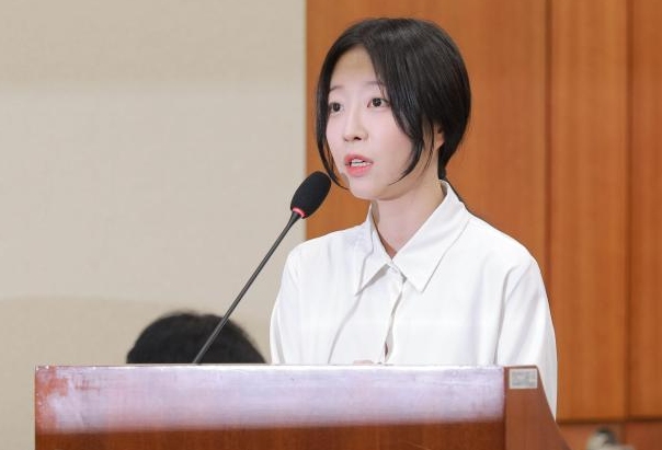 [포토] 국감 출석한 쯔양, 저와 같은 피해자 나오지 않길...