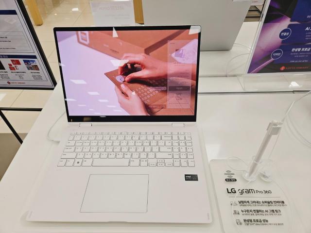 Mẫu máy tính xách tay LG Gram Pro 360 ẢnhInternet