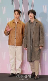 [포토] 몬스타엑스 셔누·형원, 더블유 코리아, 제20회 유방암 인식 향상 캠페인 자선 행사 기념 포토콜 참석