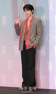 [포토] 투바투 수빈, 더블유 코리아, 제20회 유방암 인식 향상 캠페인 자선 행사 기념 포토콜 참석