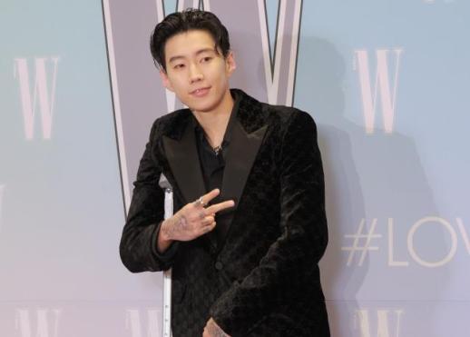 박재범, 유방암 캠페인서 몸매 불러 논란…불편했다면 죄송