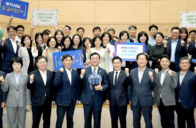 전라남도는 16일 도청 왕인실에서 제43대 명창환 행정부지사 퇴임식을 개최했다사진전남도