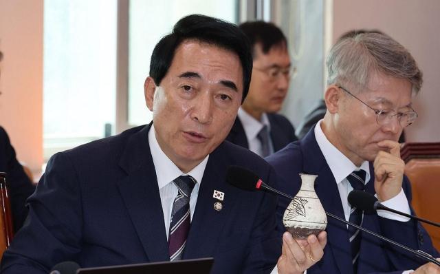 박수현 더불어민주당 의원이 16일 서울 여의도 국회에서 열린 2025 국가유산청 등에 대한 문화체육관광위원회 국정감사에서 질의하고 있는 모습이다 사진연합뉴스