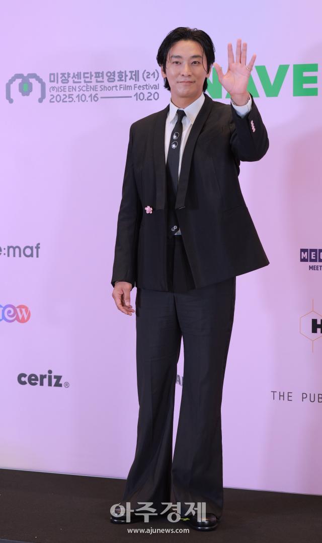 [포토] 미쟝센단편영화제 참석한 주지훈