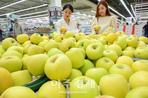 [포토] 농협유통 하나로마트, 가을이 가득 담긴 황금 사과 선보여