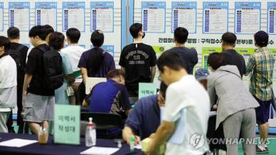 지난달 취업자 31만명 증가...19개월 만 최대 폭