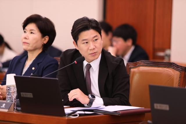 서울 여의도 국회에서 열린 문화체육관광위원회 국정감사에서 문체위 소속 위원 국민의힘 비례대표 진종오 의원이 발언하고 있는 모습이다 사진진종오 의원실