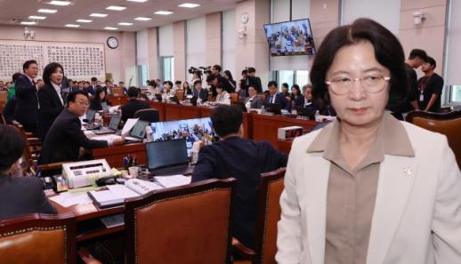 범여권 법사위원, 추미애 방지법 반발…회의 파행 합리화