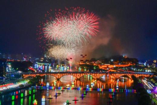 진주의 10월 축제, 빛과 예술로 세계를 사로잡다