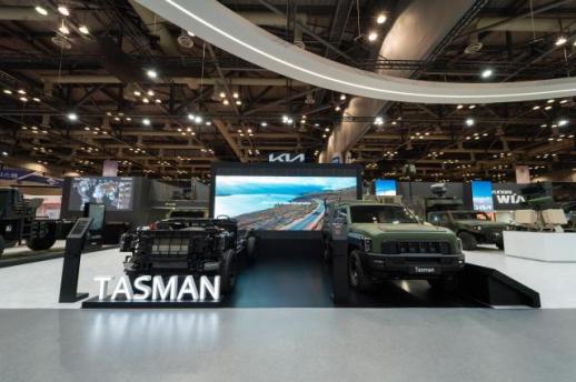 기아, 서울 ADEX 2025서 타스만 군용차 실물 공개
