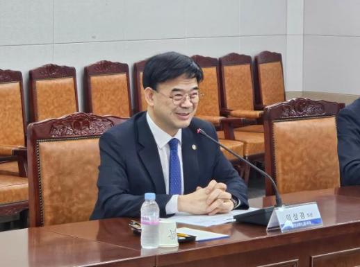 이상경 국토부 1차관 시장 안정돼 집값 떨어지면 그때 사면 된다