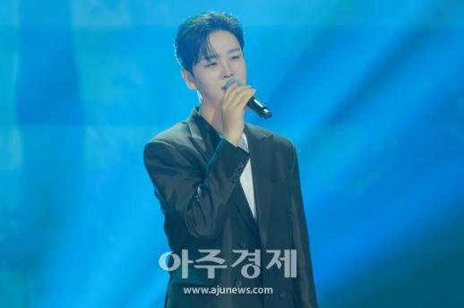 [포토] 더트롯쇼 무대오른 송민준