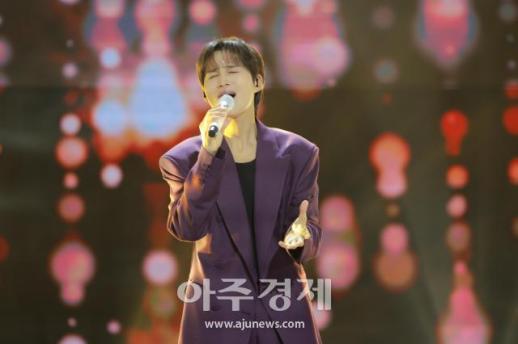 [포토] 더트롯쇼 무대오른 김희재