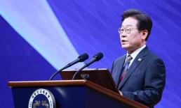 李 밤낮없이 애쓰는 공무원 여건 개선에 각별한 관심 가져야