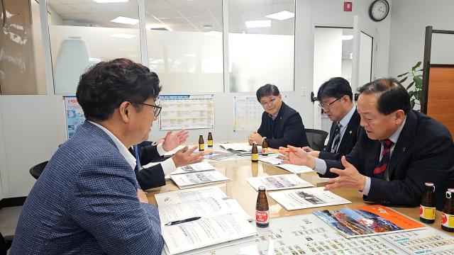 이병선 시장오른쪽 중앙부처 방문 사진속초시