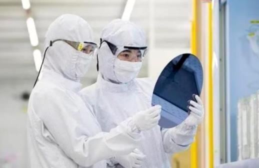 Red-hot streak of Korean chip stocks spills over to downstream suppliers