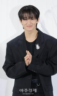 [포토] 마크, 수줍게 미소