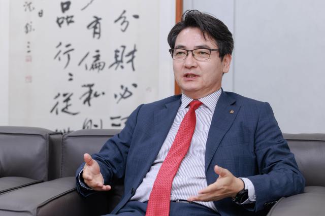 박준철 MG신용정보 대표이사가 14일 오후 2시 영등포구 당산동 MG신용정보빌딩에서 인터뷰를 하고 있다. [사진=유대길 기자 dbeorlf123@ajunews.com]