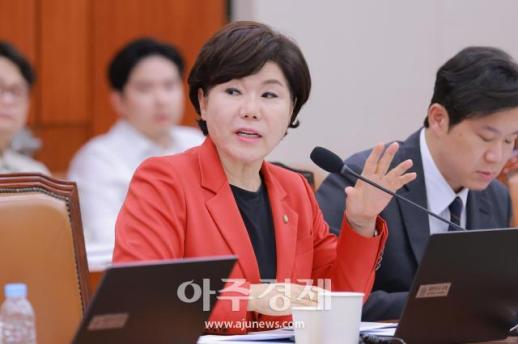 [포토] 질의하는 ​​​​​​​조은희 국민의힘 의원