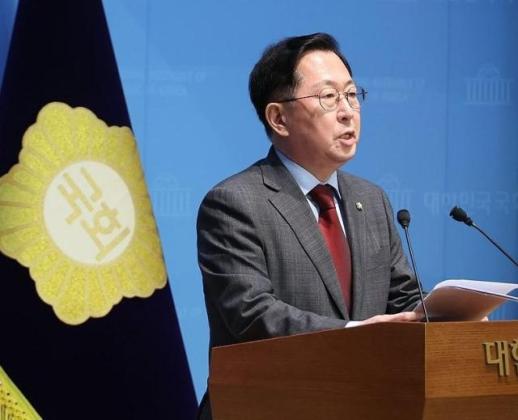 [정치오감] 바다 지킬 사람이 없다...올해 해군 하사 선발률 역대 최저 43%