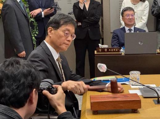 [금통위 스케치] 이창용 국감 뒤라 할 말 없는데…금리 동결 유력