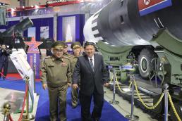 北, APEC 앞두고 또 미사일 도발...美·EU 불법행위 자제하라