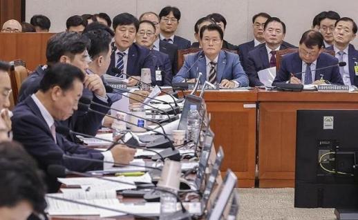 [2025 국감] 중기부 산하기간 국감...쇼호스트 왕따 등  질타 