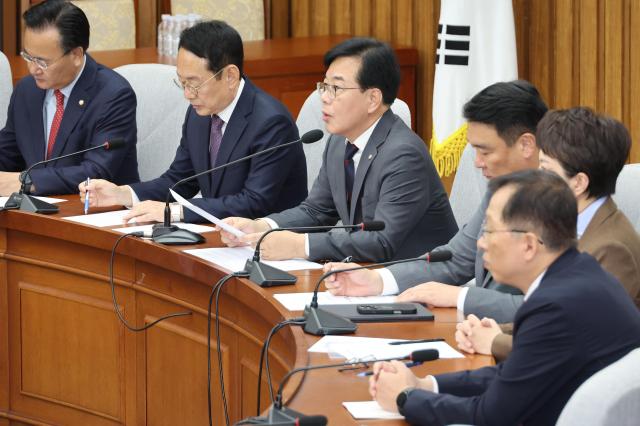 국민의힘 송언석 원내대표가 24일 서울 여의도 국회에서 열린 국정감사 대책회의에서 발언하고 있다 사진연합뉴스