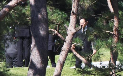 [포토] 고 이건희 회장 선영 찾은 이재용 회장