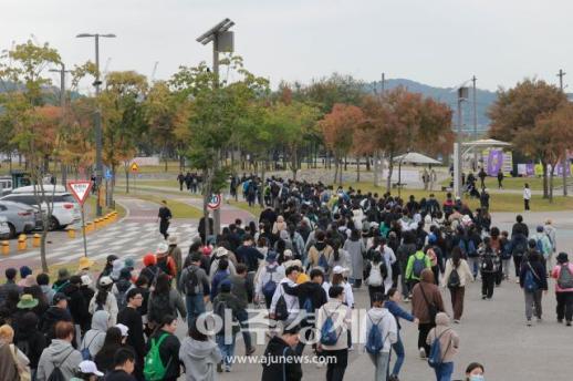 [포토] 1000여 명 인파가 참여한 2025 서울 한강 걷기대회