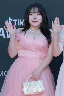 [포토] 엔뿌, 틱톡 어워즈2025 레드카펫 참석