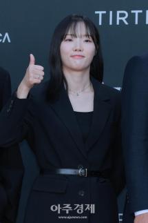 [포토] 용용용, 틱톡 어워즈 2025 레드카펫 참석