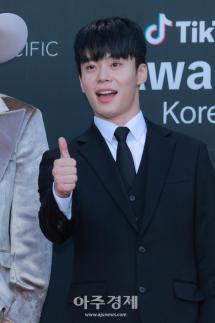 [포토] 난쟁이성현, 틱톡 어워즈 2025 레드카펫 참석