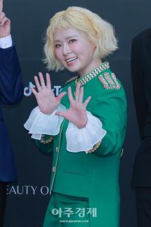 [포토] 몸치탈출연구소, 틱톡 어워즈 2025 레드카펫 참석