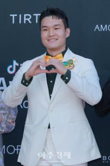 [포토] 주노크래프트, 틱톡 어워즈 2025 레드카펫 참석