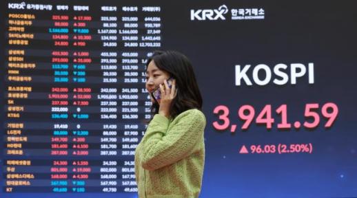 韩国股市日均成交额创四年新高 半导体板块吸金