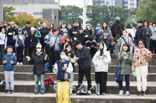 [포토] 2025 한강 걷기대회, 준비운동은 철저히!