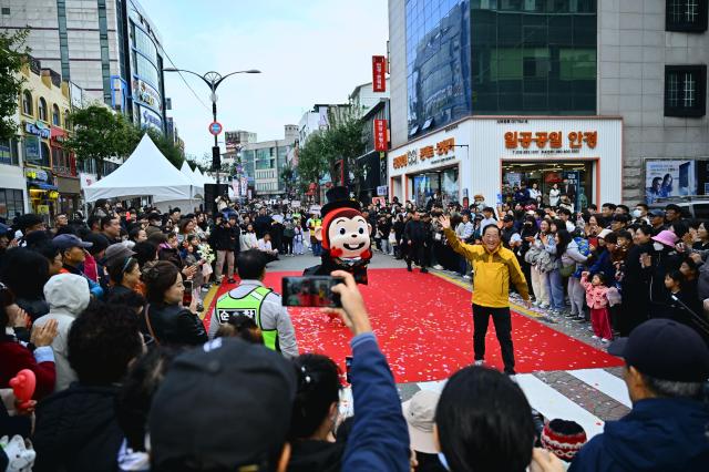 거리퍼레이드 사진속초시