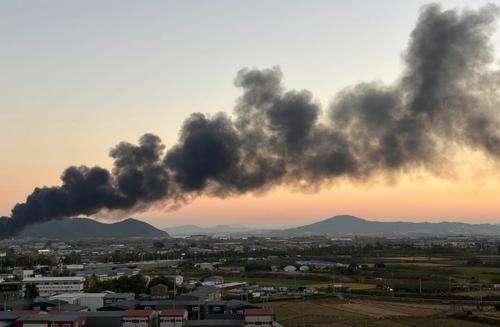 김포 양촌읍 공장 화재, 1시간여 만에 초진…인명피해 없어