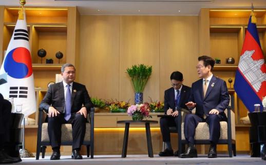 柬埔寨首相洪玛奈就韩国大学生遇害向李在明表示慰问