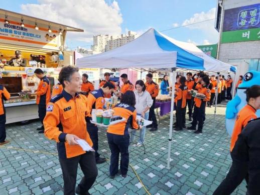 하이트진로 감사의 간식차, 전국 15개 소방서 누볐다