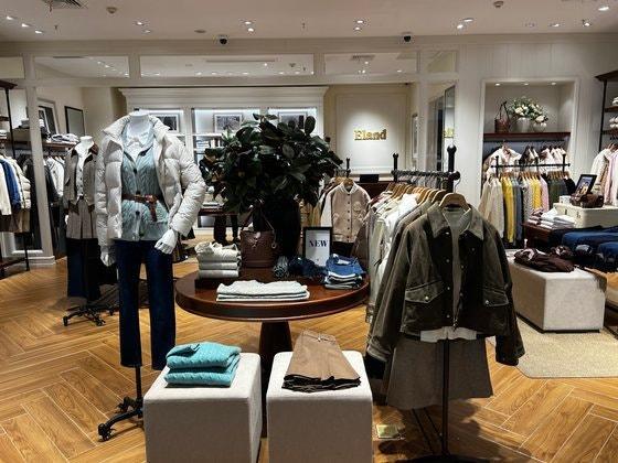 중국 내 여성복 이랜드 매장 중국 전역에 400여 개점이 있다 사진이랜드