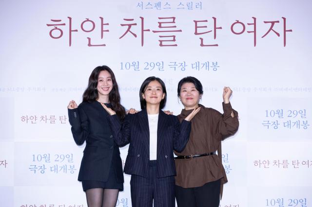 영화 하얀 차를 탄 여자 사진바이포엠스튜디오
