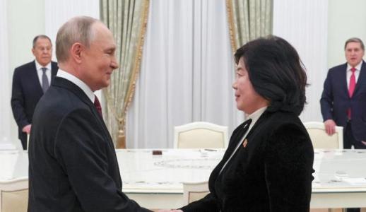 푸틴, 北 최선희에 북·러 관계 계획대로 되고 있어…김정은에 안부 전해 달라