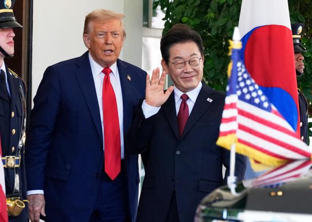 2025년 8월 25일 백악관에서 만난 도널드 트럼프왼쪽 미국 대통령과 이재명오른쪽 한국 대통령 사진AP연합뉴스