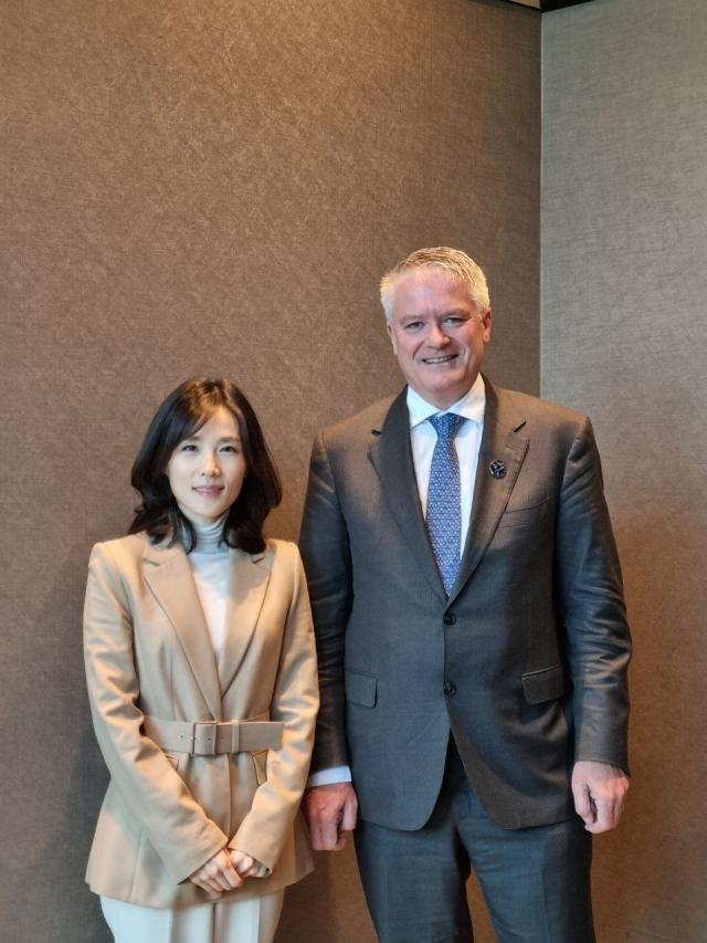 김진아 차관과 OECD 사무총장 사진외교부